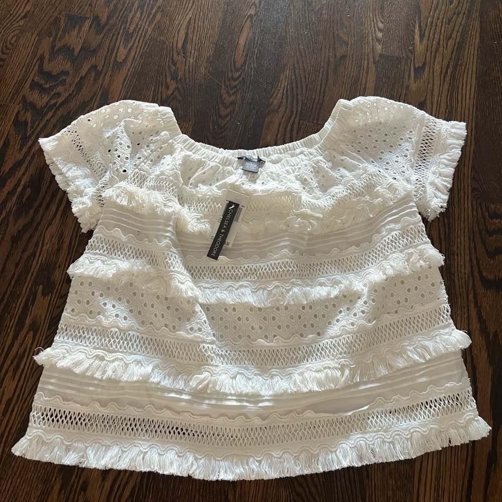 White, size L, Chelsea & Theodore top. Looks great off the shoulder. NWT